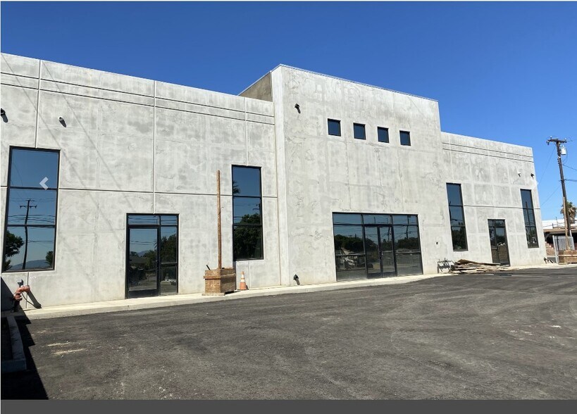 5052 W Mission Blvd, Ontario, CA à louer - Photo de l’immeuble – Image 2 sur 33