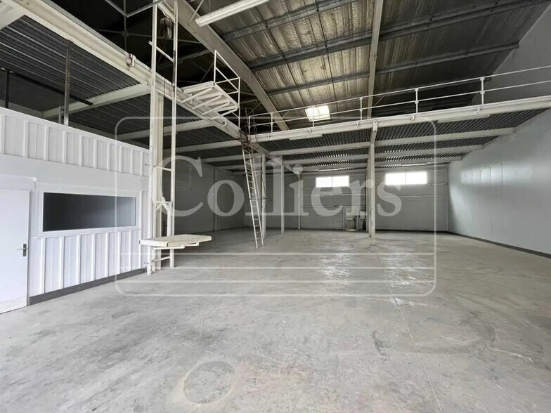 Local d’activités dans Gémenos à louer - Photo intérieure – Image 1 sur 3