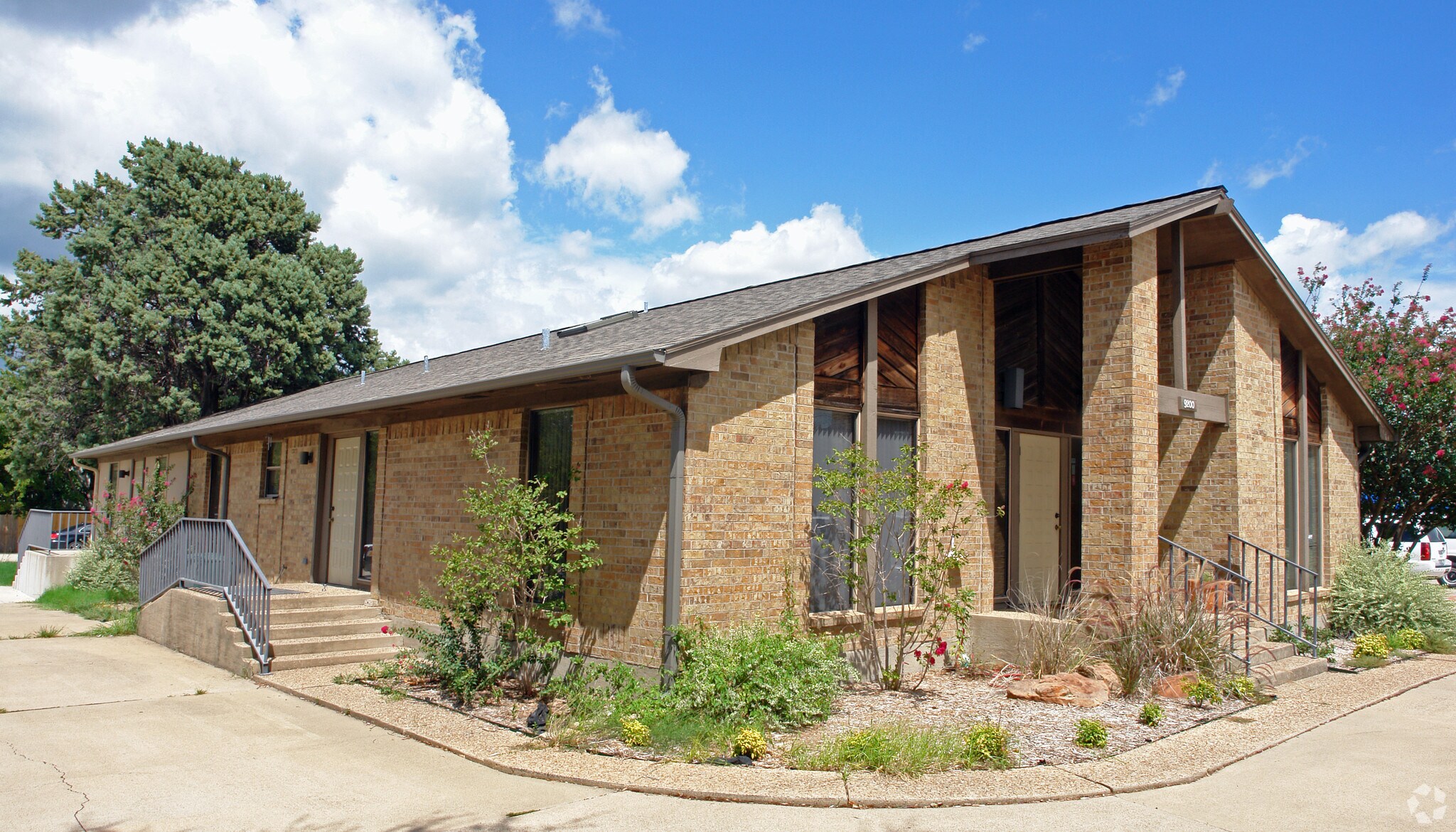 9200 White Settlement Rd, Fort Worth, TX à vendre Photo principale– Image 1 sur 21