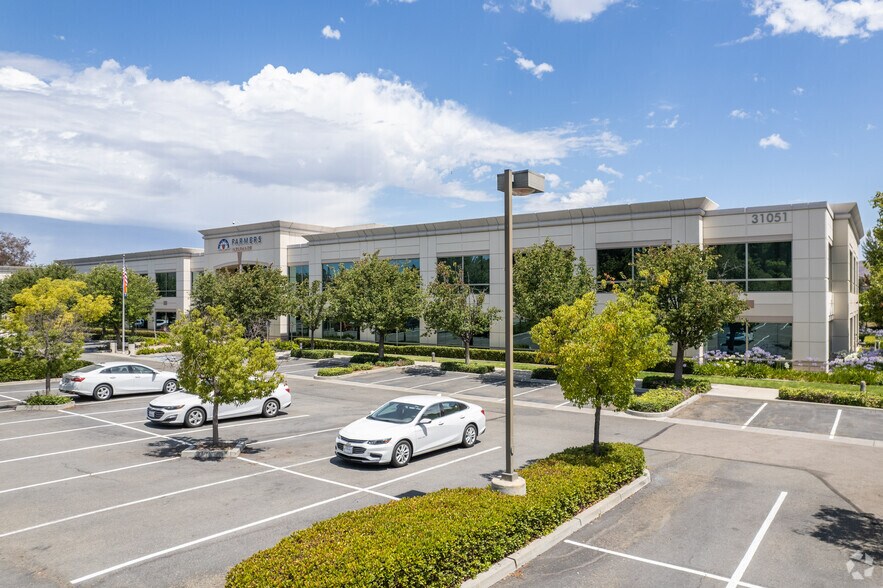 31051 Agoura Rd, Westlake Village, CA à vendre - Photo principale – Image 1 sur 5