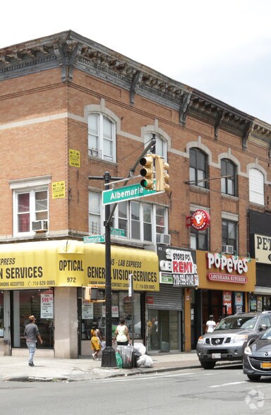 972 Flatbush Ave, Brooklyn, NY à vendre - Photo de l’immeuble – Image 2 sur 3