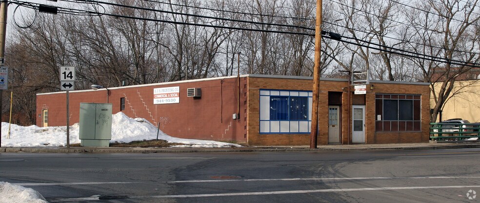 1333 Plainfield St, Johnston, RI à louer - Photo de l’immeuble – Image 2 sur 6
