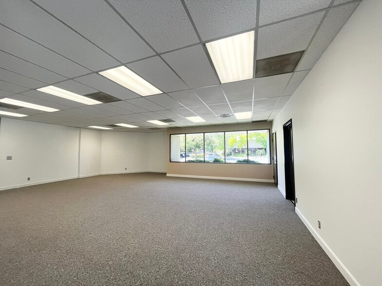 7840-7844 Madison Ave, Fair Oaks, CA à louer - Photo intérieure – Image 2 sur 26