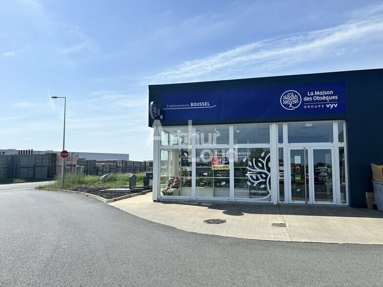 Local commercial dans Saint-Pourçain-sur-Sioule à louer - Photo de l’immeuble – Image 3 sur 4