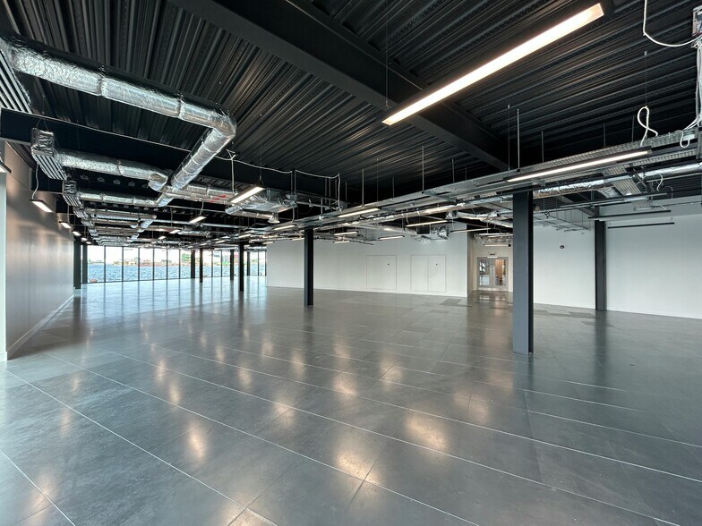 1 Tower Rd, Birkenhead à louer - Photo de l’immeuble – Image 3 sur 8