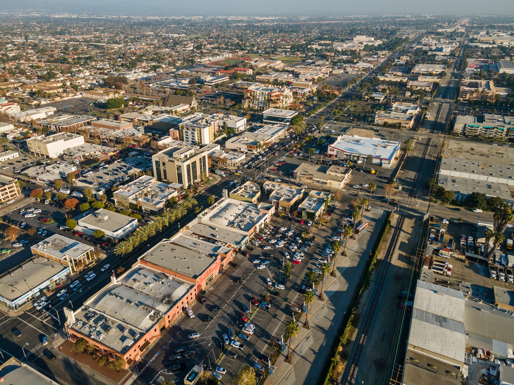 8236-8274 Firestone Blvd, Downey, CA à louer Photo principale– Image 1 sur 19