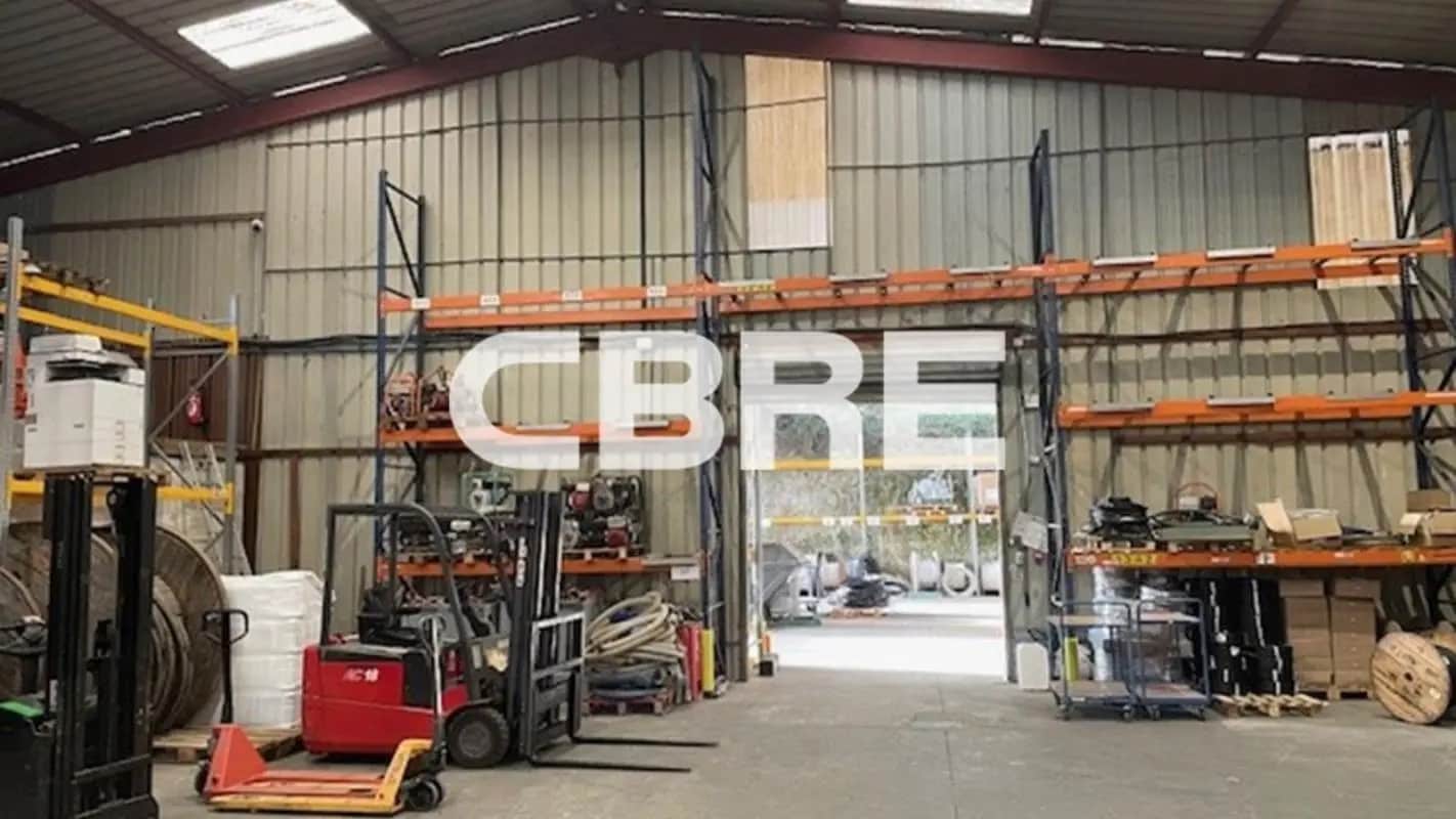 Local d’activités dans Carros à louer Photo de l’immeuble– Image 1 sur 22