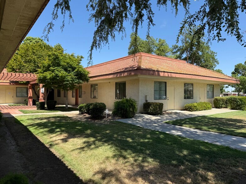 1120 W I St, Los Banos, CA à vendre - Photo de l’immeuble – Image 3 sur 11