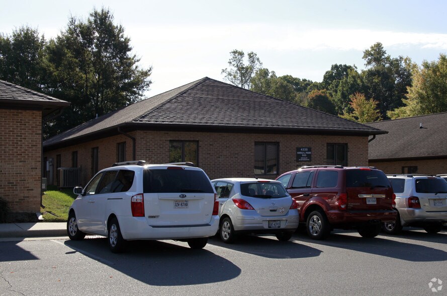 4331-4335 Ridgewood Center Dr, Woodbridge, VA à louer - Photo de l’immeuble – Image 2 sur 2