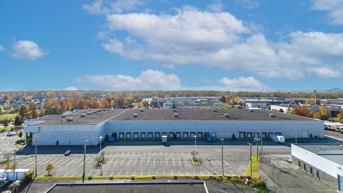 2199 Boul Fernand-Lafontaine, Longueuil, QC à louer Photo principale– Image 1 sur 6