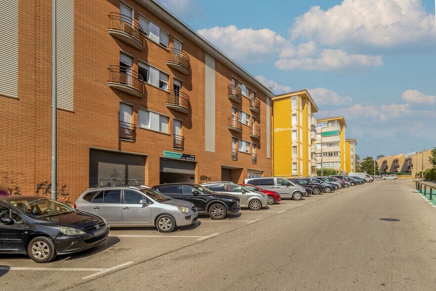 Immeuble residentiel dans Manresa, Barcelona à vendre - Photo de l’immeuble – Image 3 sur 3