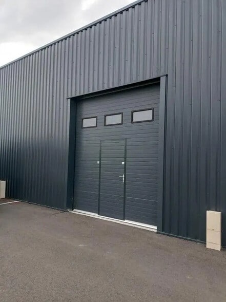 Local d'activités dans La Teste-de-Buch à vendre - Photo de l’immeuble – Image 1 sur 2