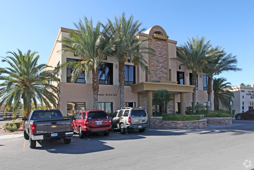 2575 Montessouri St, Las Vegas, NV à louer - Photo principale – Image 1 sur 47