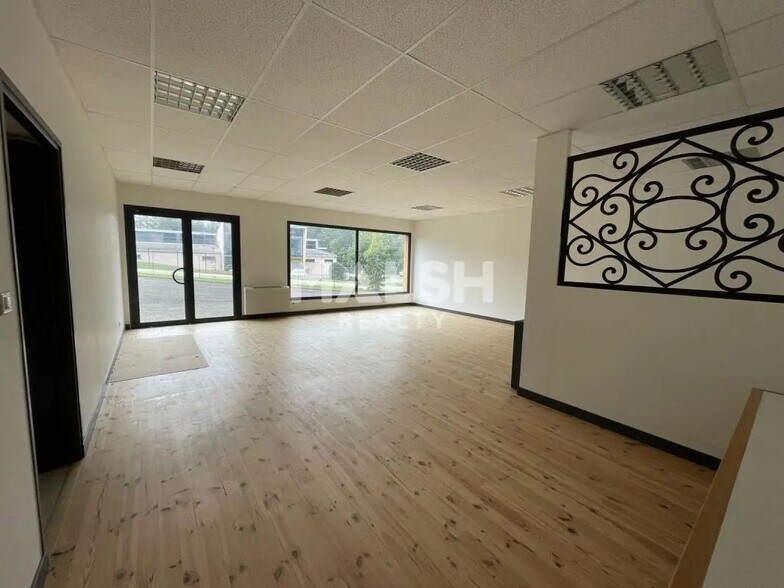 Bureau dans Ceyzériat à louer - Photo de l’immeuble – Image 3 sur 5