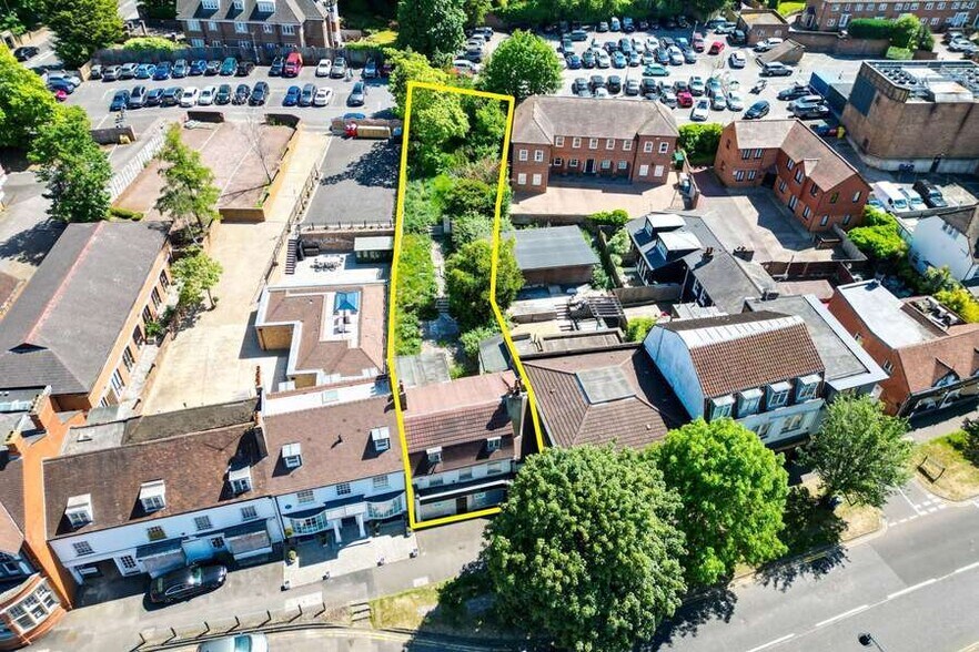 87-87B High St, Esher à vendre - Photo de l’immeuble – Image 3 sur 3