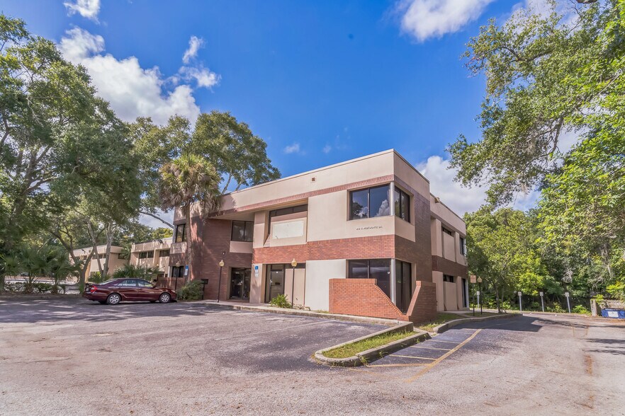 210 N Westmonte Dr, Altamonte Springs, FL à louer - Photo de l’immeuble – Image 3 sur 16