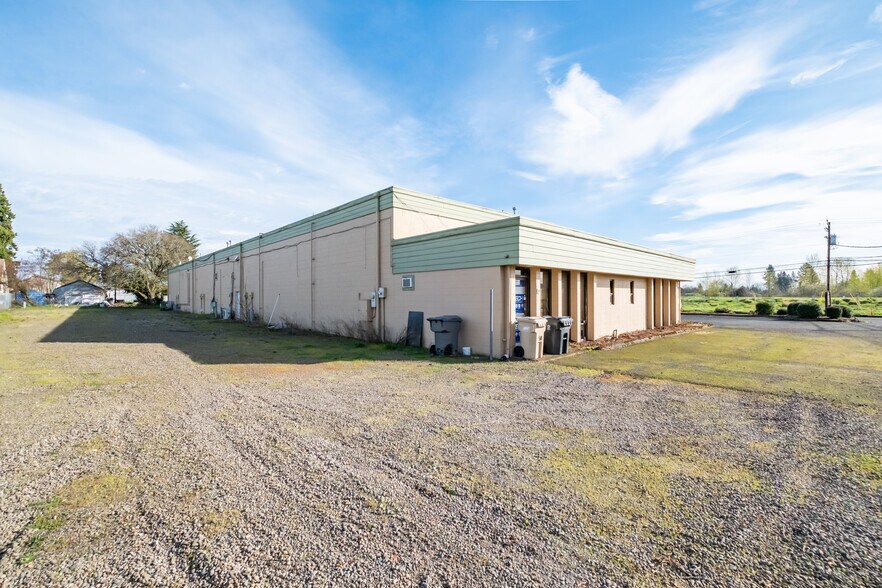2300 Ferry St SE, Albany, OR à louer - Autre – Image 1 sur 10