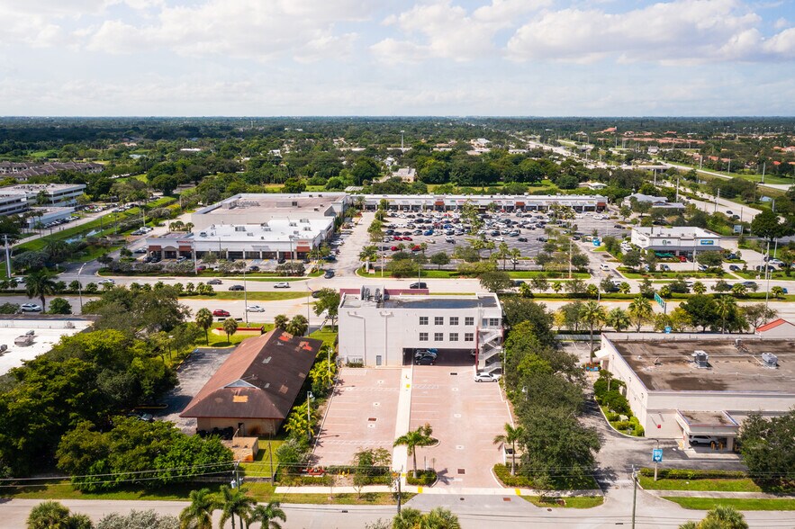 4640 S University Dr, Davie, FL à vendre - Aérien – Image 1 sur 66