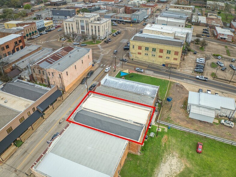 307 E Goliad Ave, Crockett, TX à vendre - Photo de l’immeuble – Image 2 sur 5