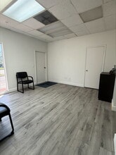 5701 1st Ave S, Saint Petersburg, FL à louer Photo intérieure– Image 2 sur 9