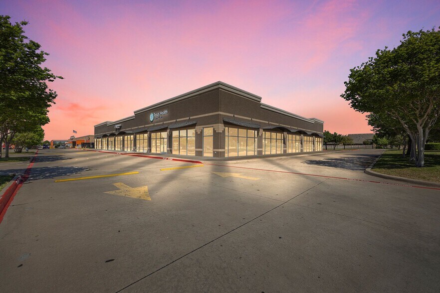 5501 Gordon Smith Dr, Rowlett, TX à louer - Photo de l’immeuble – Image 1 sur 8