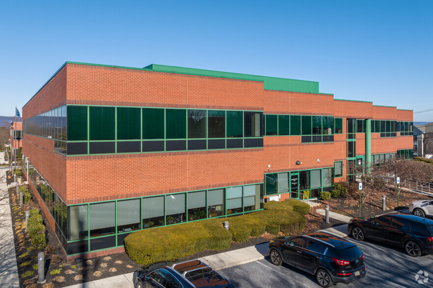 100 Corporate Center Dr, Camp Hill, PA à louer - Photo de l’immeuble – Image 2 sur 8