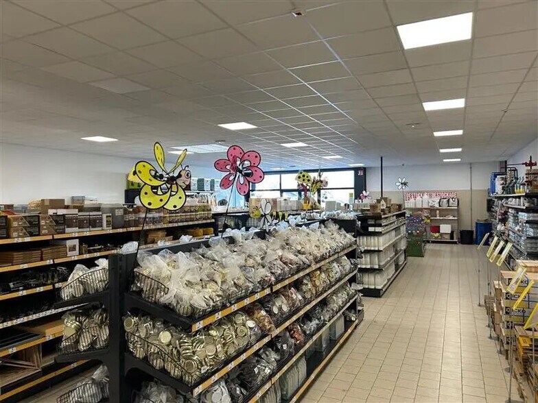Local commercial dans Joué-lès-Tours à louer - Photo de l’immeuble – Image 2 sur 8