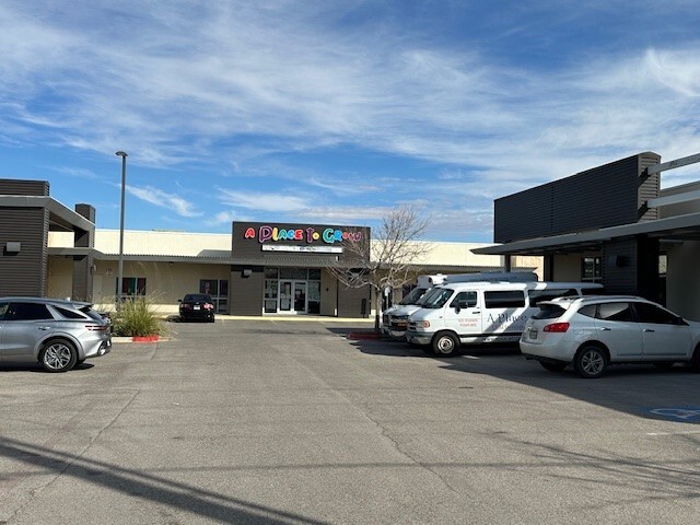 14251 Edgemere Blvd, El Paso, TX à louer - Photo de l’immeuble – Image 2 sur 5
