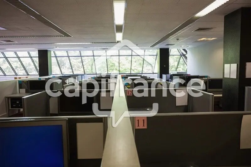 Bureau dans Rillieux-la-Pape à louer - Photo de l’immeuble – Image 3 sur 3