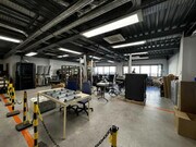 Espace de travail moderne et lumineux, idéal pour les projets collaboratifs.