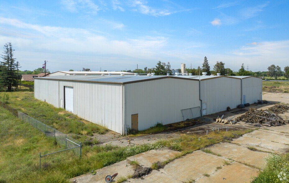 18846 N Highway 99, Acampo, CA à vendre - Photo de l’immeuble – Image 2 sur 15