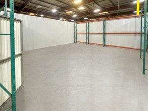 5625 E Firestone Blvd, South Gate, CA à louer Photo intérieure– Image 2 sur 4