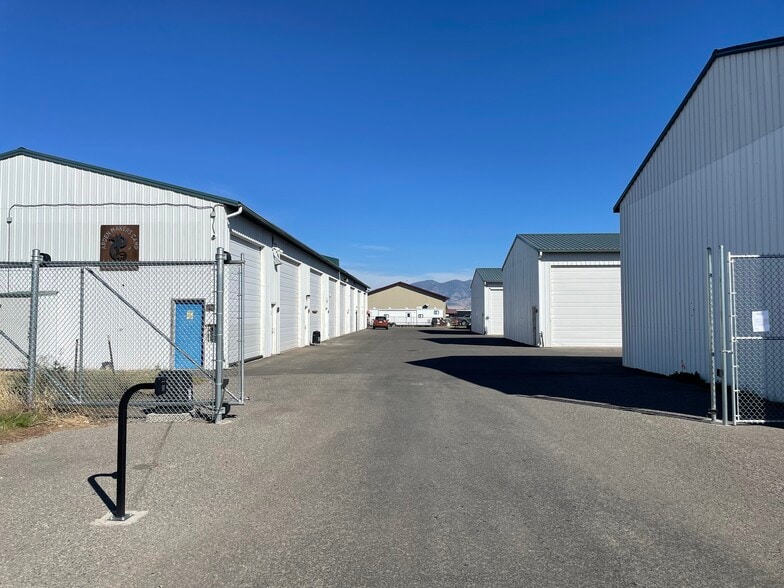 215 Arden Dr, Belgrade, MT à louer - Photo principale – Image 3 sur 4