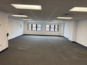 11917 29th Ave, Flushing, NY à louer Photo intérieure– Image 2 sur 4