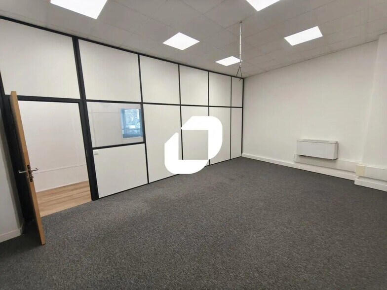 Bureau dans Noisy-le-Grand à vendre - Photo de l’immeuble – Image 2 sur 4