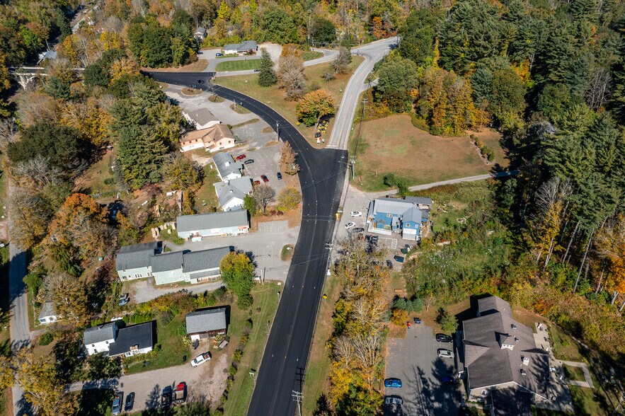 26 Kent Rd S, Cornwall Bridge, CT à vendre - Photo de l’immeuble – Image 3 sur 6