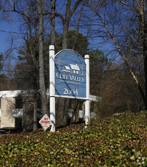 2004 Cliff Valley Way NE, Atlanta, GA à vendre - Autre – Image 2 sur 3