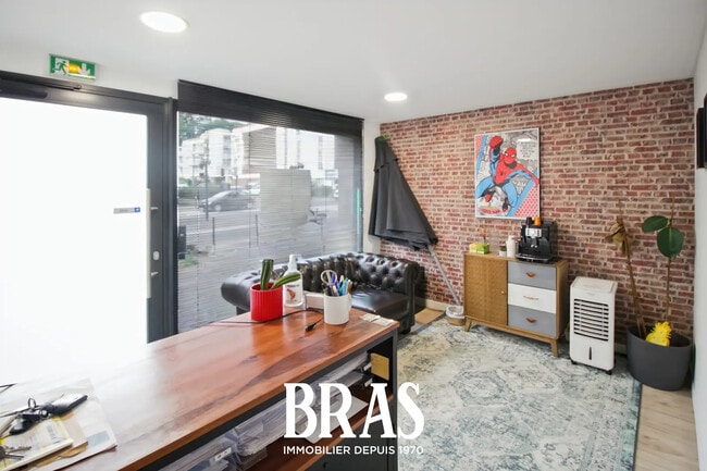 Plus de détails pour Local commercial à louer