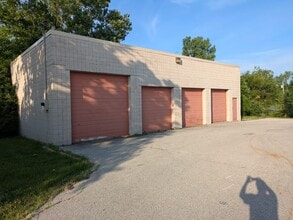 12243-12305 Natural Bridge Rd, Bridgeton, MO à louer Photo de l’immeuble– Image 1 sur 2