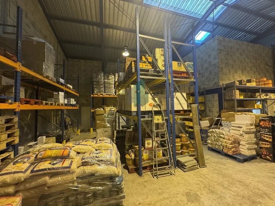 Local d’activités dans Bernes-sur-Oise à louer Photo intérieure– Image 1 sur 7