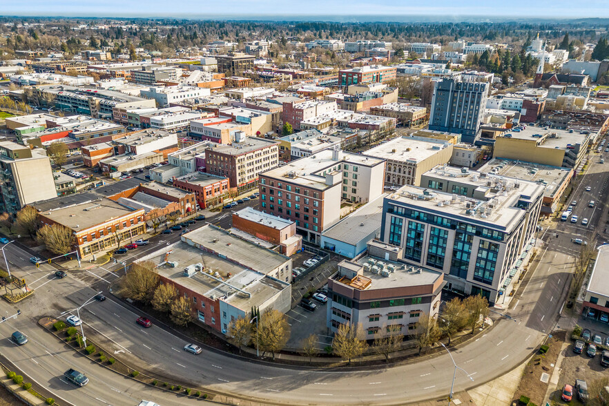 201 Ferry St SE, Salem, OR à louer - Photo de l’immeuble – Image 3 sur 17