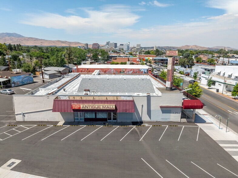 1251 S Virginia St, Reno, NV à vendre - Photo de l’immeuble – Image 1 sur 9