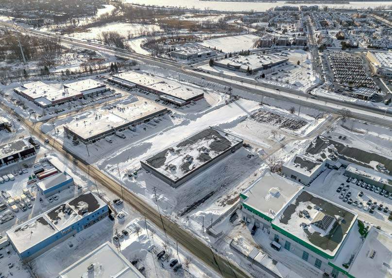 9525 Boul Taschereau, Brossard, QC à vendre - Photo de l’immeuble – Image 2 sur 10