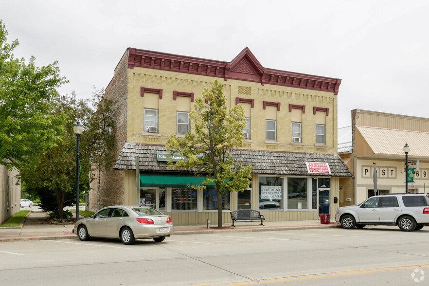 126-130 S Main St, Mayville, WI à louer - Photo de l’immeuble – Image 2 sur 3