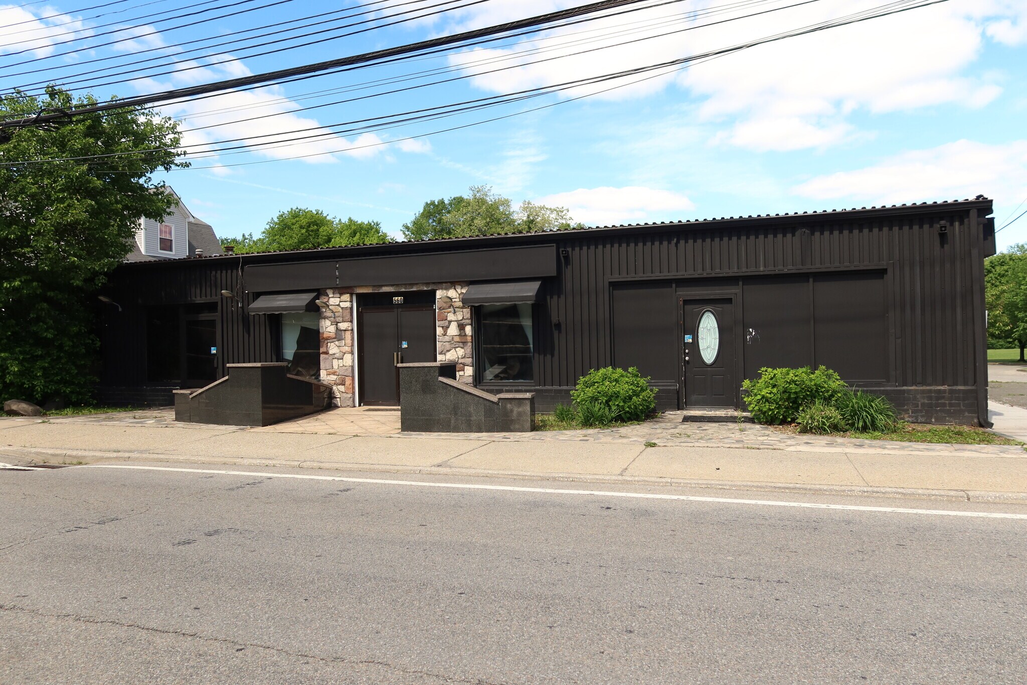 560,564 & 578 Tarrytorn Rd For Sale portefeuille de 3 biens à vendre sur LoopNet.fr Photo de l’immeuble– Image 1 sur 9