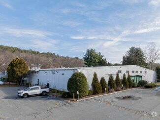 Highly Desirable Industrial With Office - Local industriel/logistique