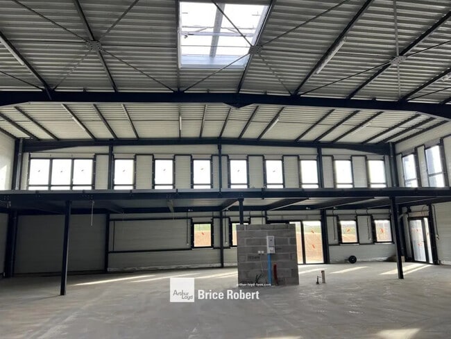 Plus de détails pour 239 rue Michel Girer, 01390 Mionnay, Mionnay - Local d'activités à louer