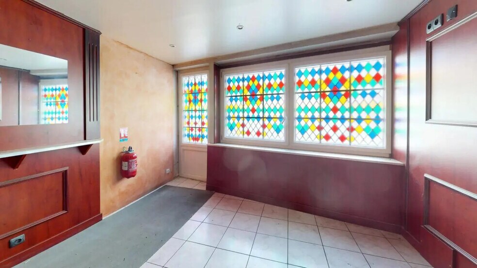 2 Rue Ernest Et Paul Picard, Le Mesnil-Saint-Denis à vendre - Photo de l’immeuble – Image 3 sur 13