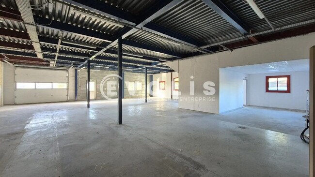 Plus de détails pour Bureau, Local d'activités à louer