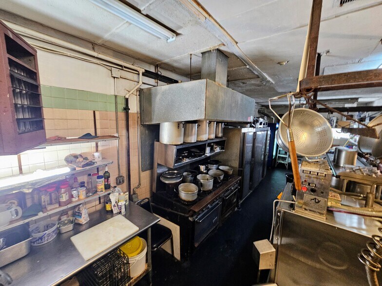 192 S Broad St, Trenton, NJ à vendre - Photo intérieure – Image 3 sur 10